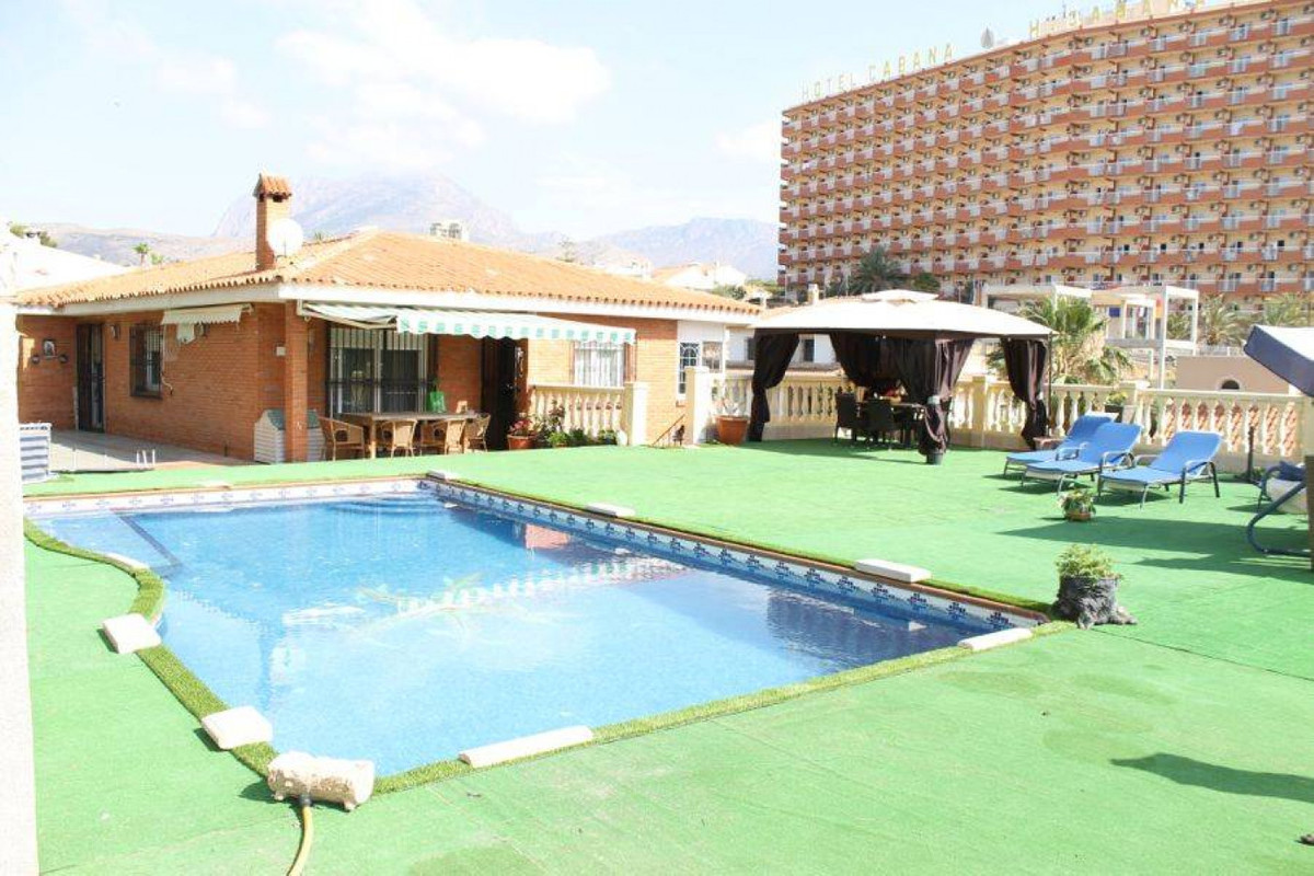 9-Bedroom Detached House in Benidorm | Sunny Casas - Cos... - Image 15