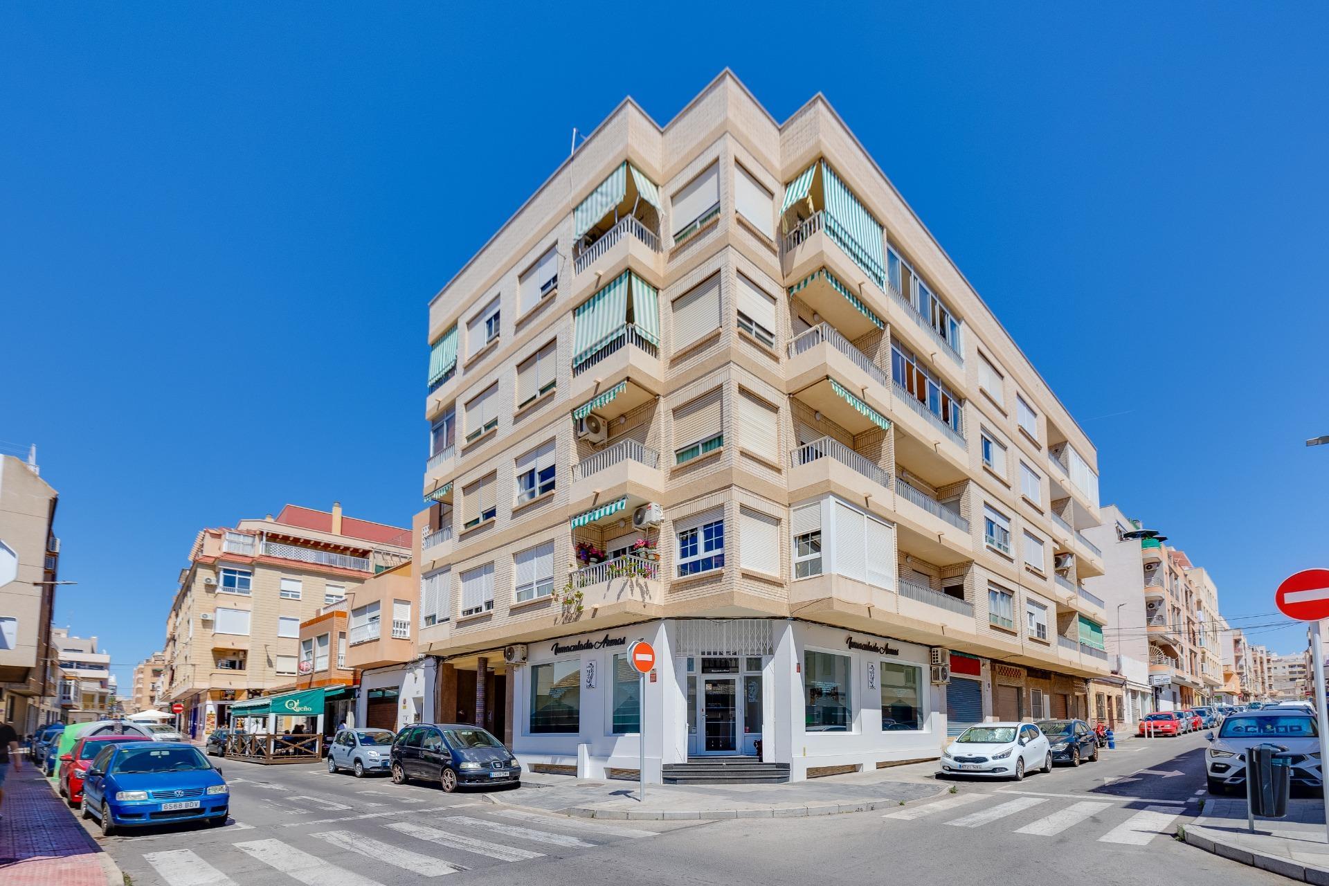 Apartment in Torrevieja - Image 13