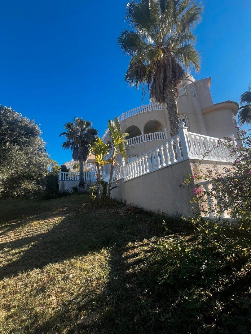 7-Bedroom Villa in La Marquesa, Rojales - Image 28