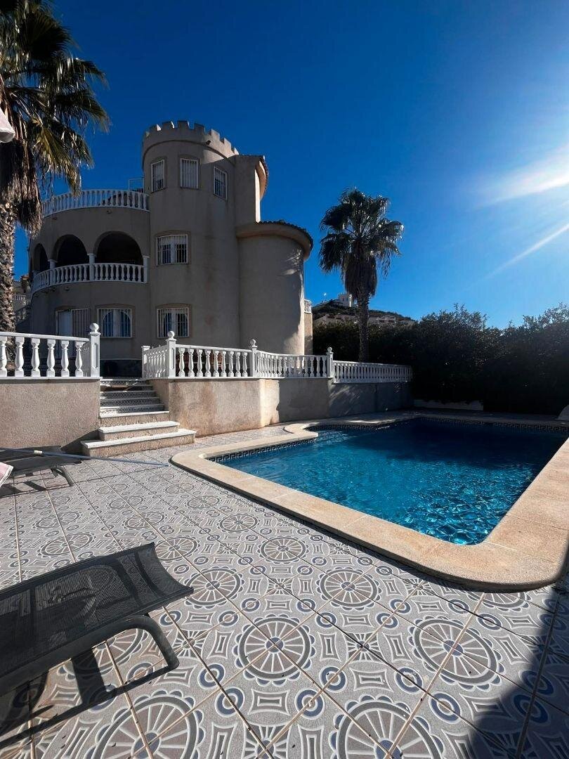 7-Bedroom Villa in La Marquesa, Rojales - Image 32
