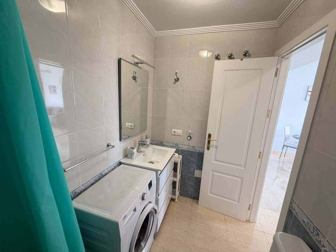 2-Bedroom Apartment in Las Ramblas, Orihuela Costa - Image 10
