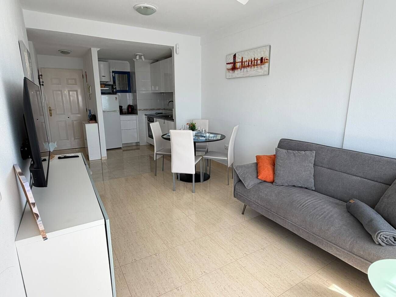 2-Bedroom Apartment in Las Ramblas, Orihuela Costa - Image 2