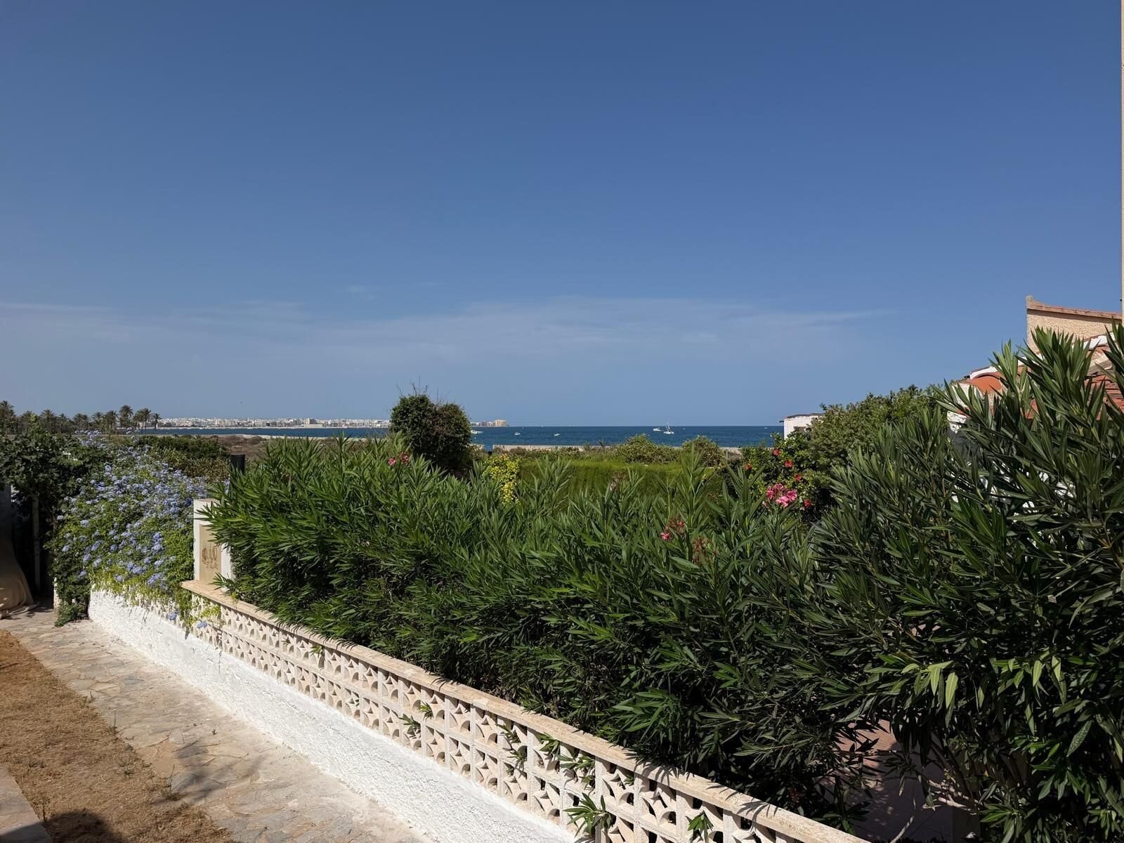 4-Bedroom Villa in Punta Prima, Torrevieja - Image 20