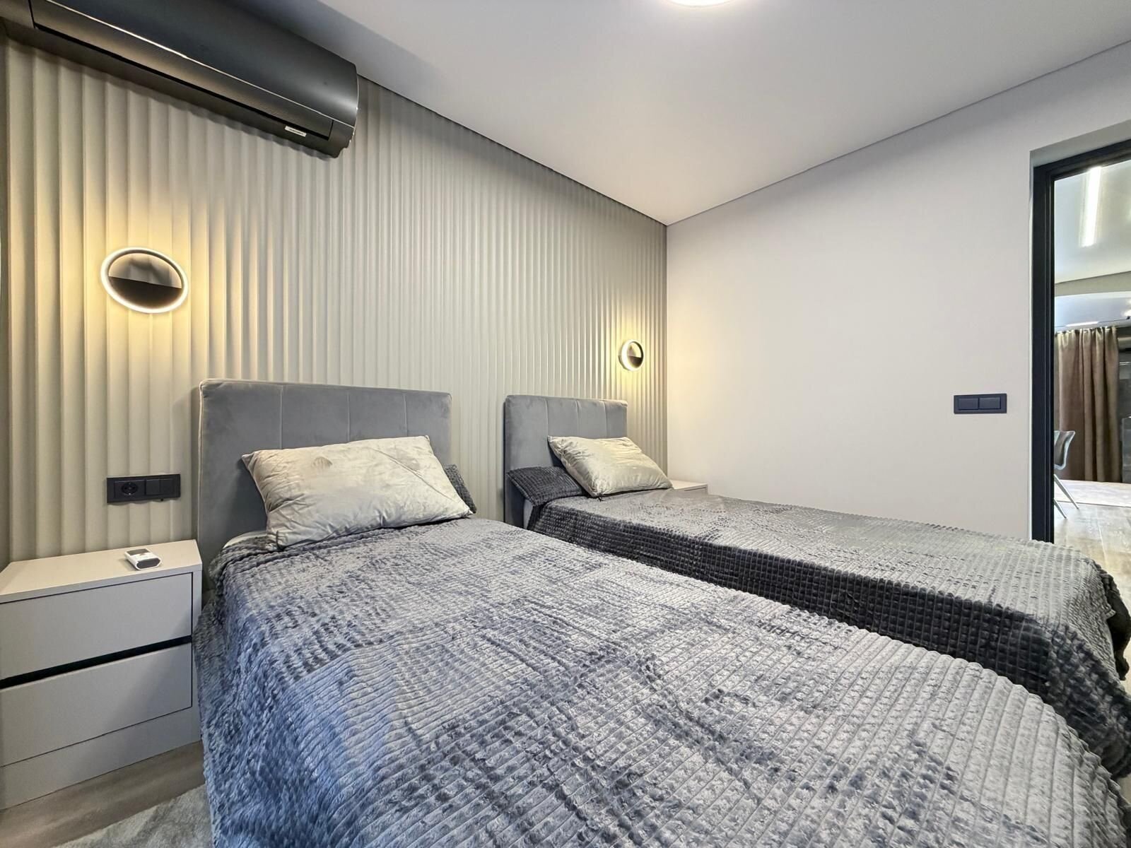 4-Bedroom Villa in Punta Prima, Torrevieja - Image 38
