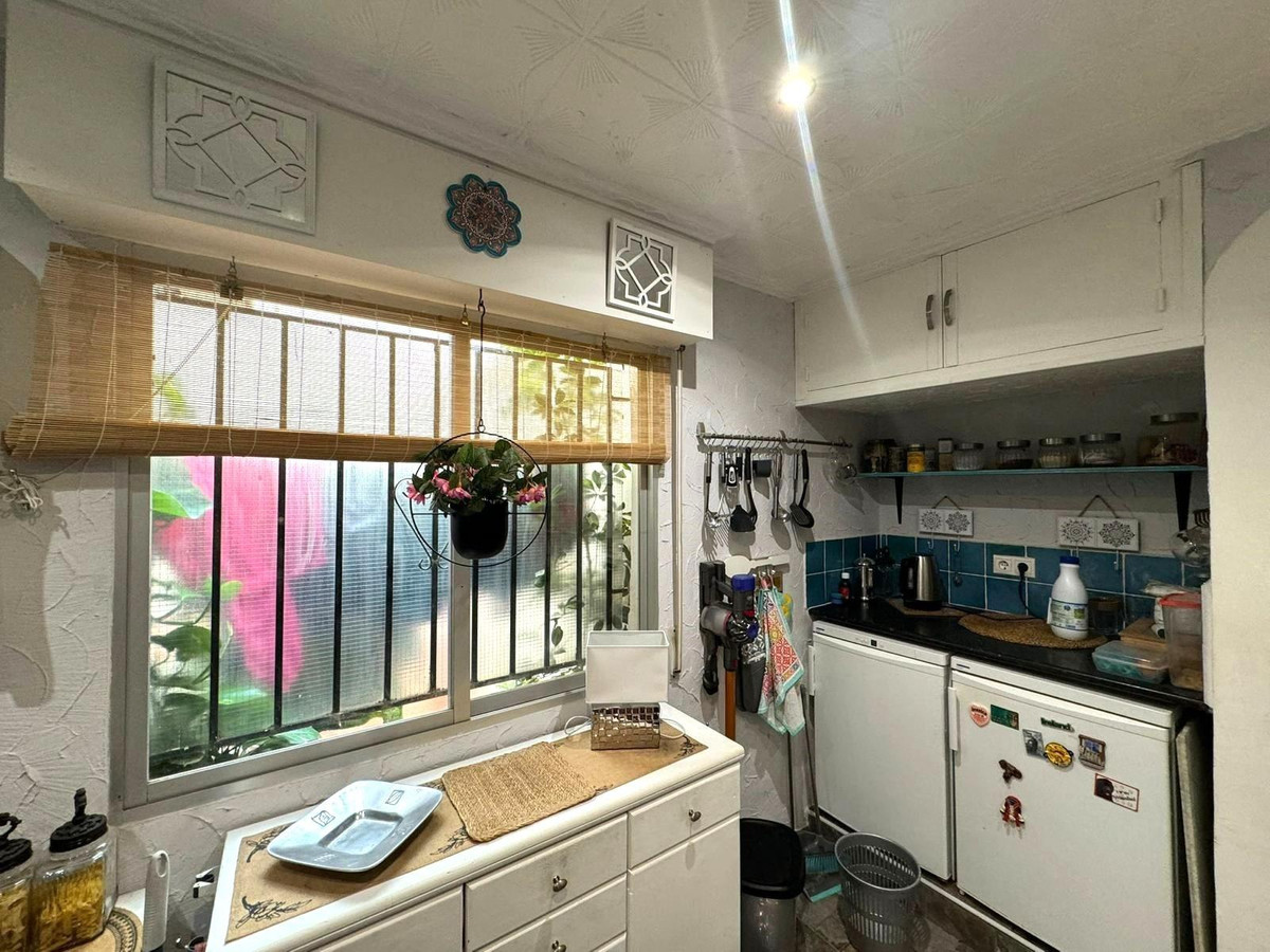 3-Bedroom Middle Floor Apartment in  San Miguel de Salina... - Image 15