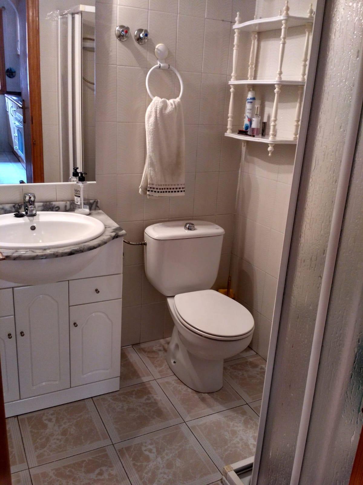 2-Bedroom Townhouse in Torrevieja - Image 12