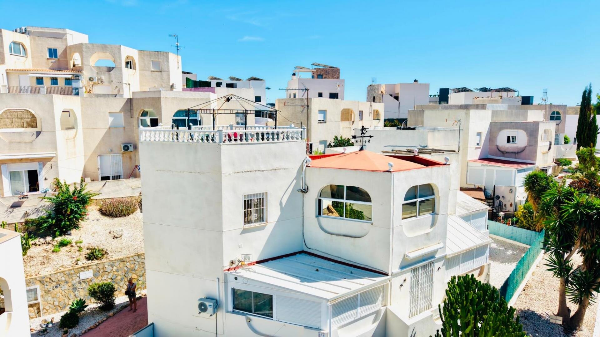 1-Bedroom Apartment in Cerro del Sol, San Miguel de Salinas - Image 2