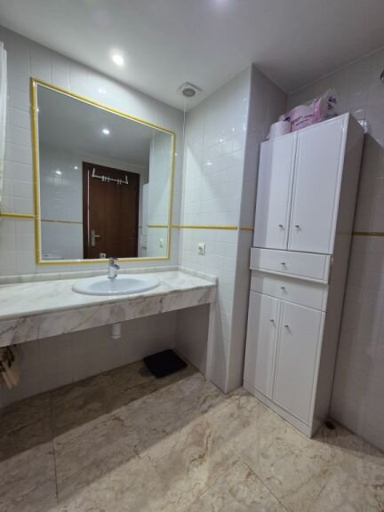 2-Bedroom Apartment in Villamartín-las Filipinas, Orihuela Costa - Image 9