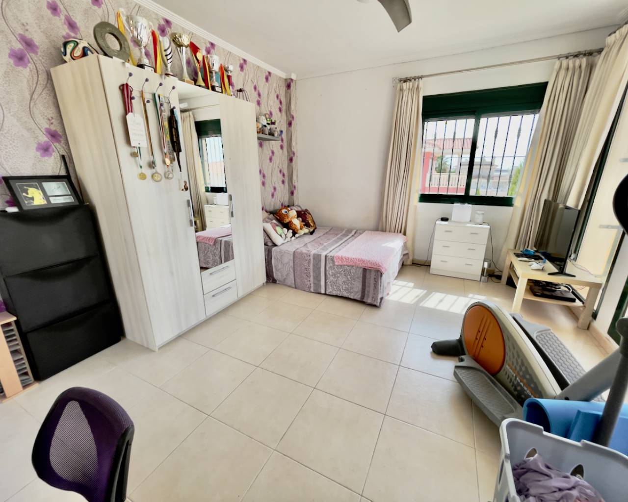 4-Bedroom Villa in Rojales - Image 6