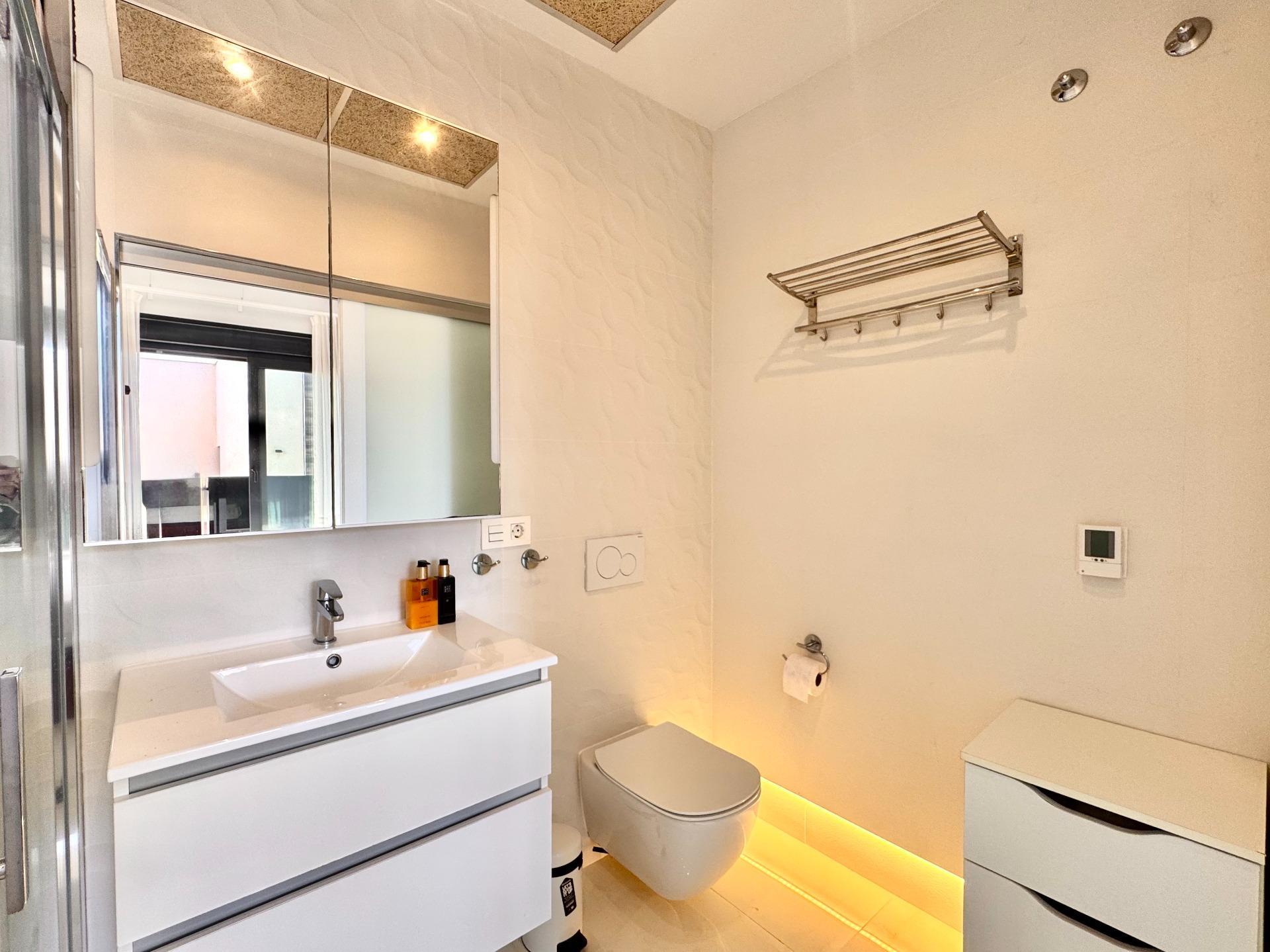 4-Bedroom Villa in Lomas de Cabo Roig, Orihuela Costa - Image 15