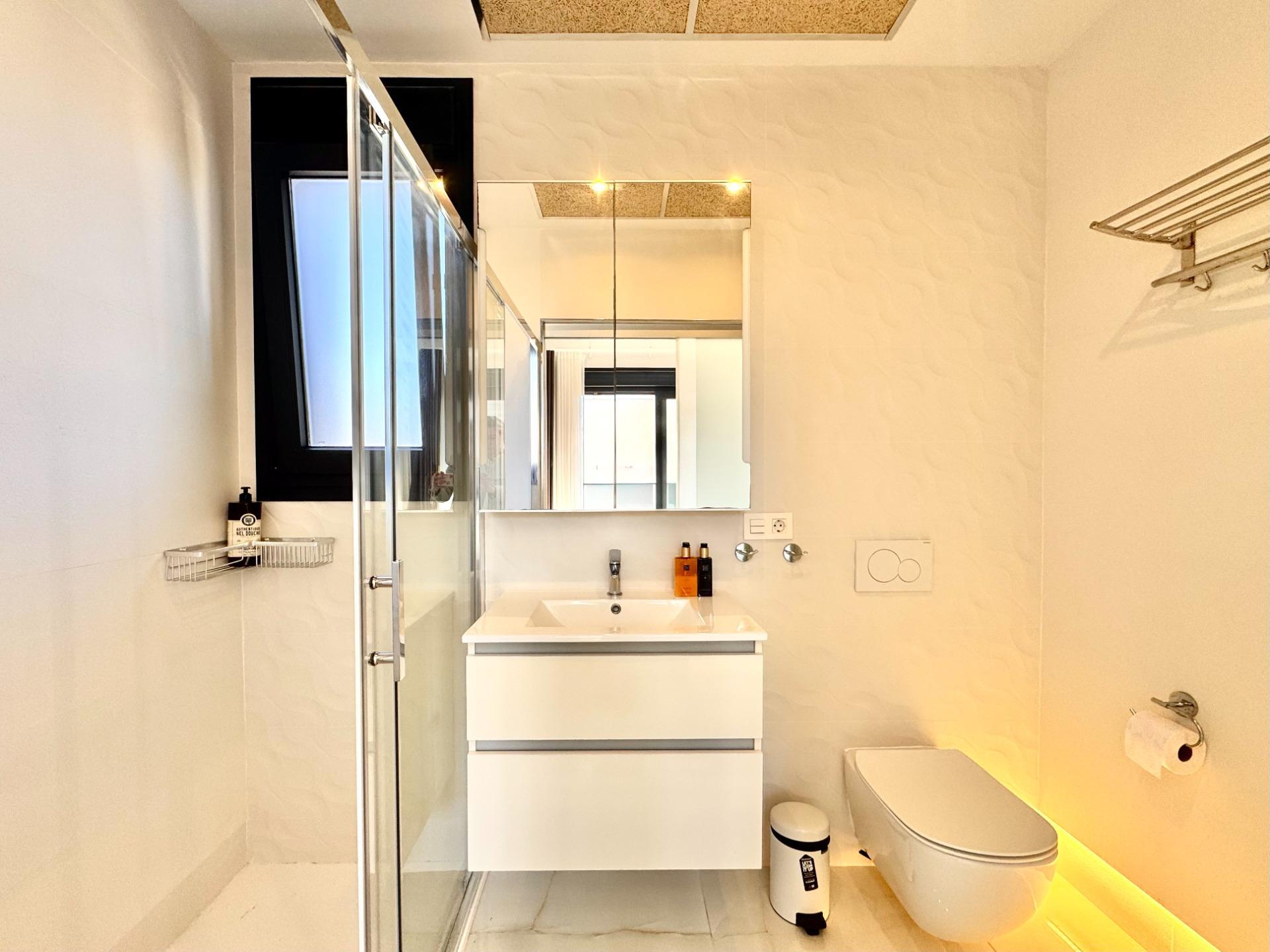 4-Bedroom Villa in Lomas de Cabo Roig, Orihuela Costa - Image 16