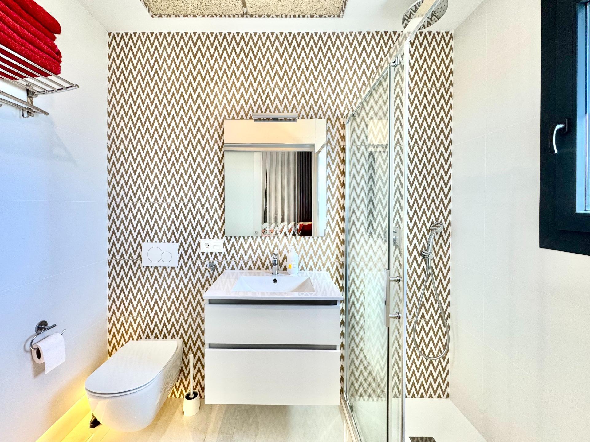 4-Bedroom Villa in Lomas de Cabo Roig, Orihuela Costa - Image 21