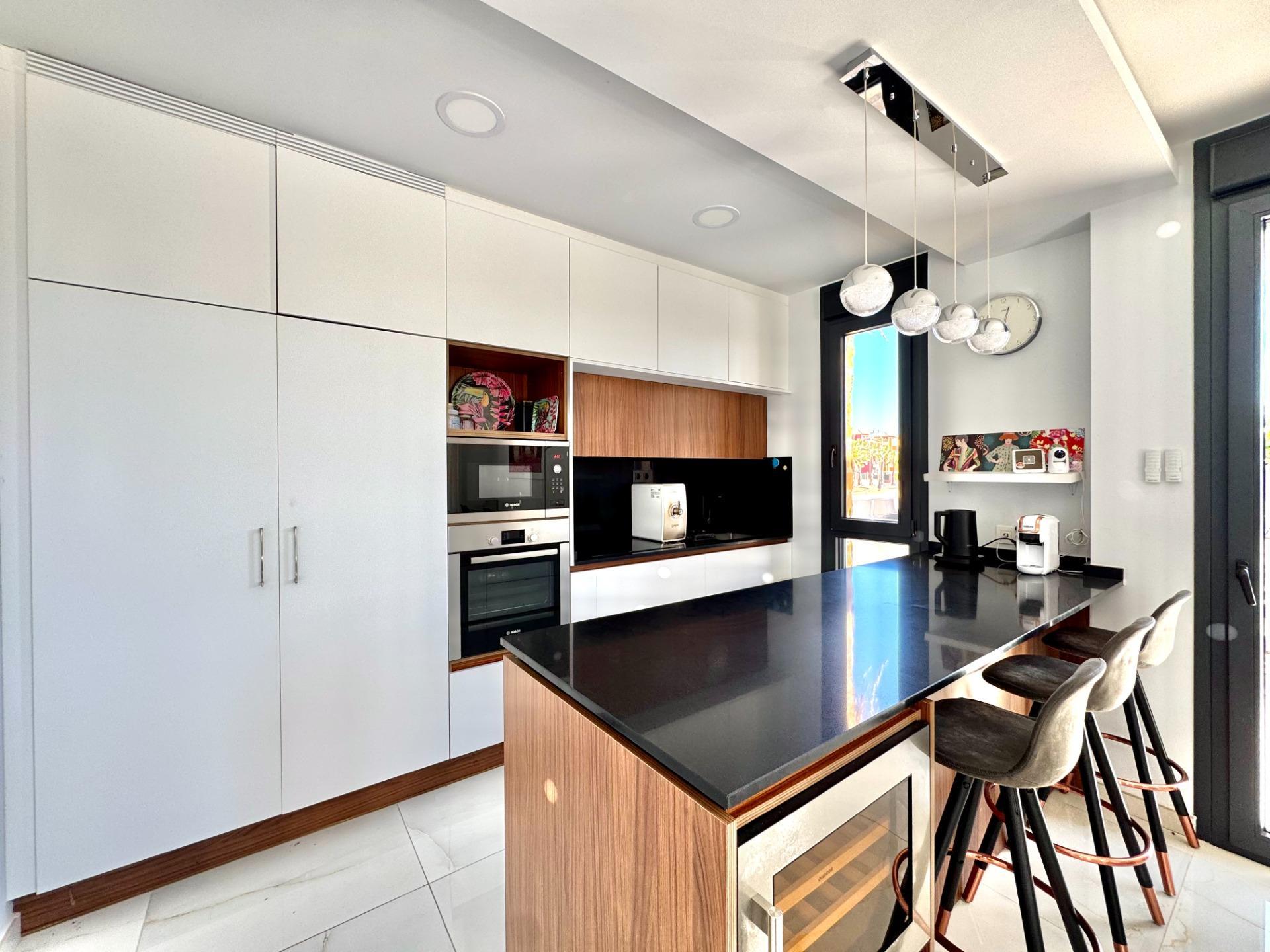 4-Bedroom Villa in Lomas de Cabo Roig, Orihuela Costa - Image 30