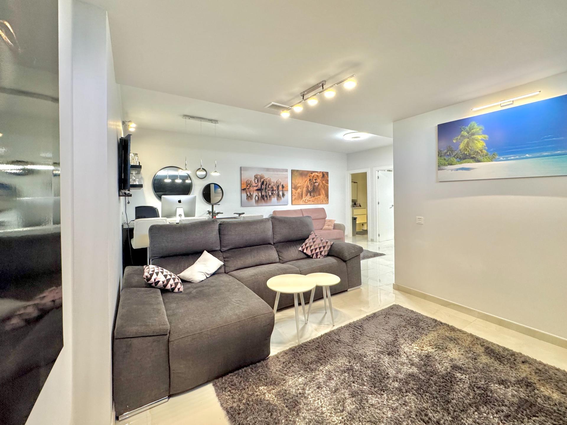 4-Bedroom Villa in Lomas de Cabo Roig, Orihuela Costa - Image 32