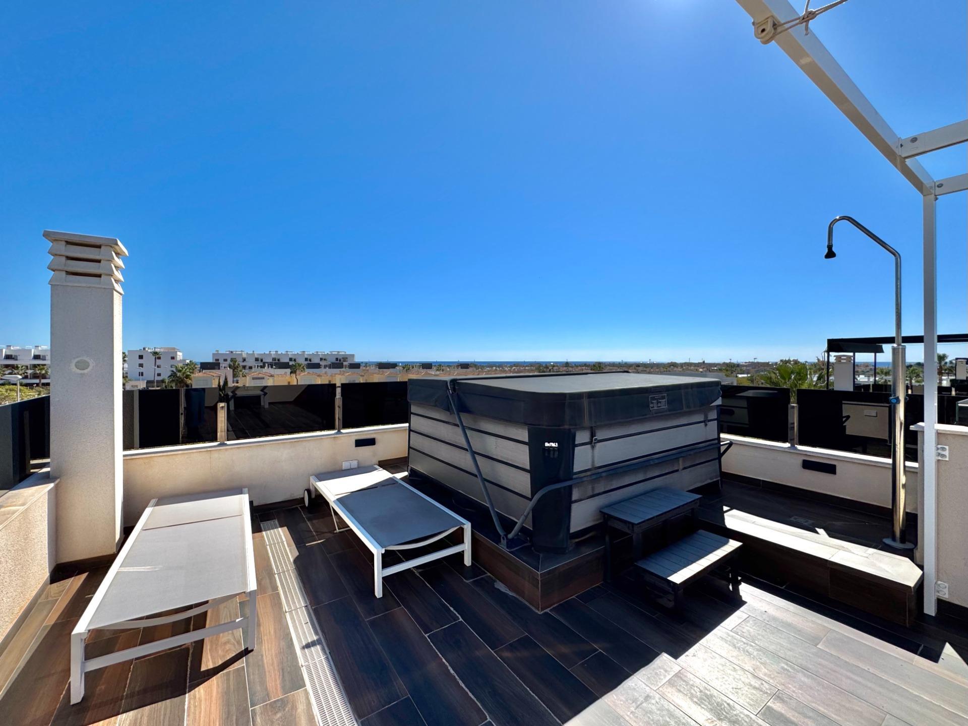 4-Bedroom Villa in Lomas de Cabo Roig, Orihuela Costa - Image 40