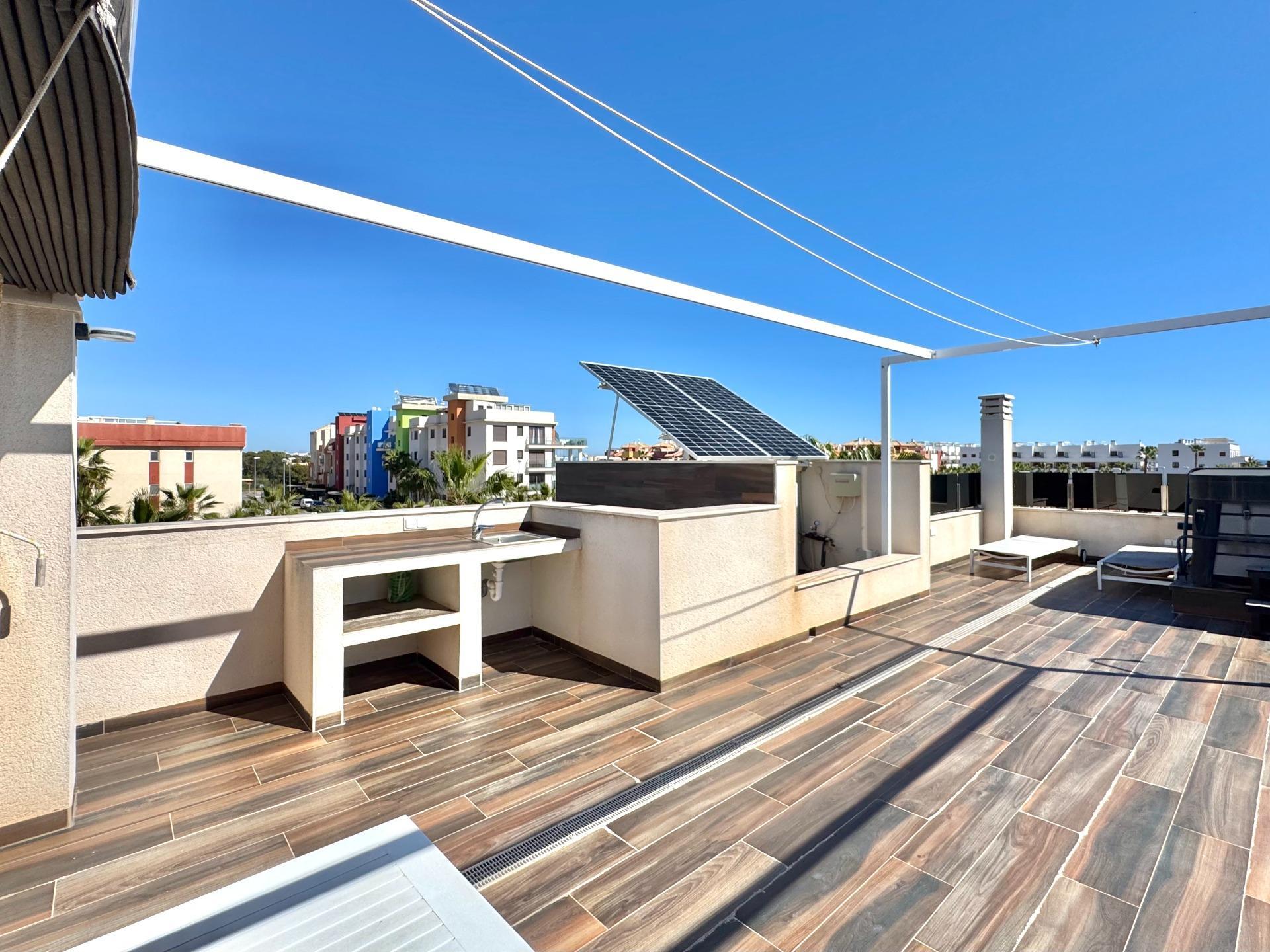 4-Bedroom Villa in Lomas de Cabo Roig, Orihuela Costa - Image 45