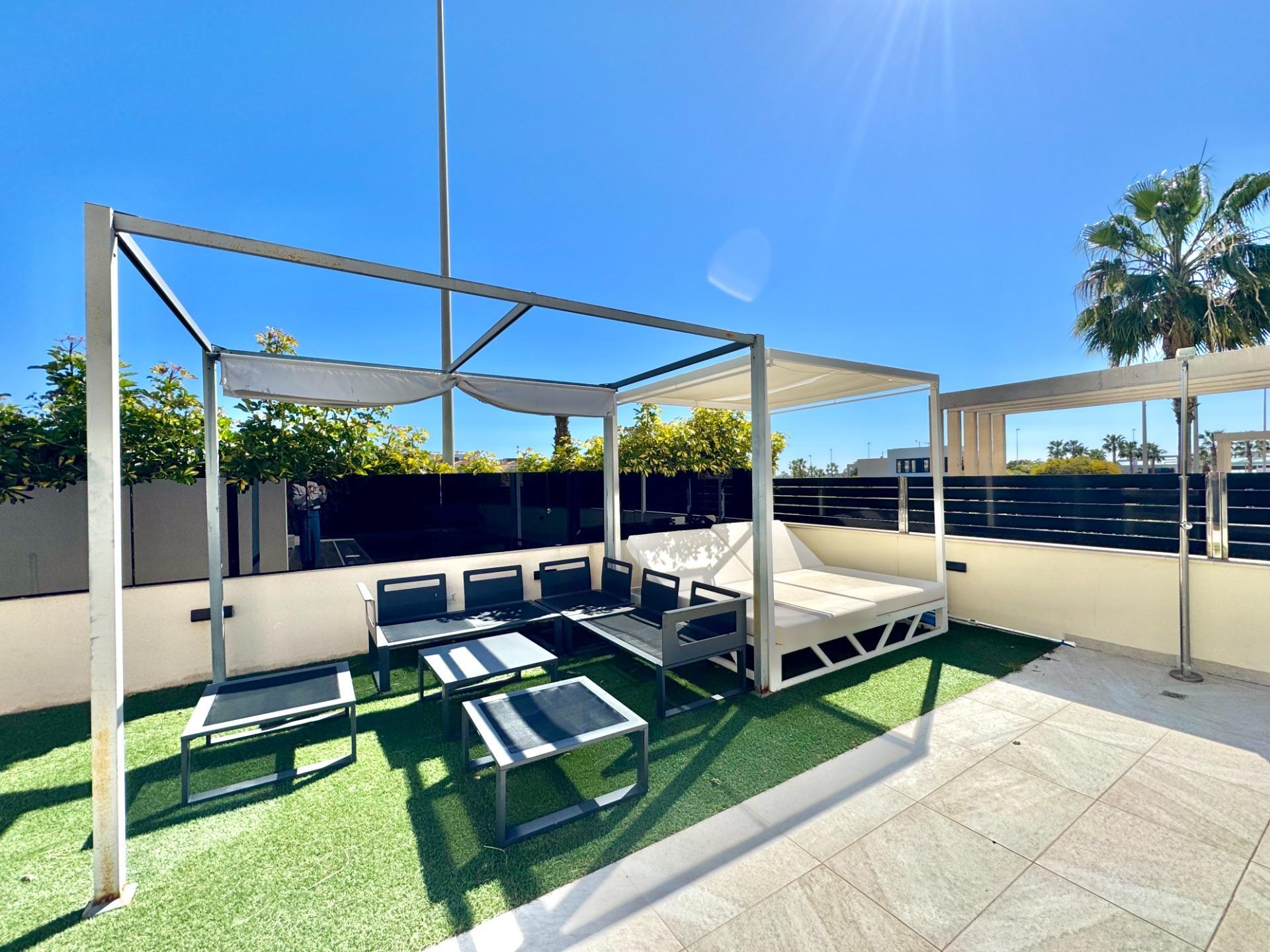 4-Bedroom Villa in Lomas de Cabo Roig, Orihuela Costa - Image 48