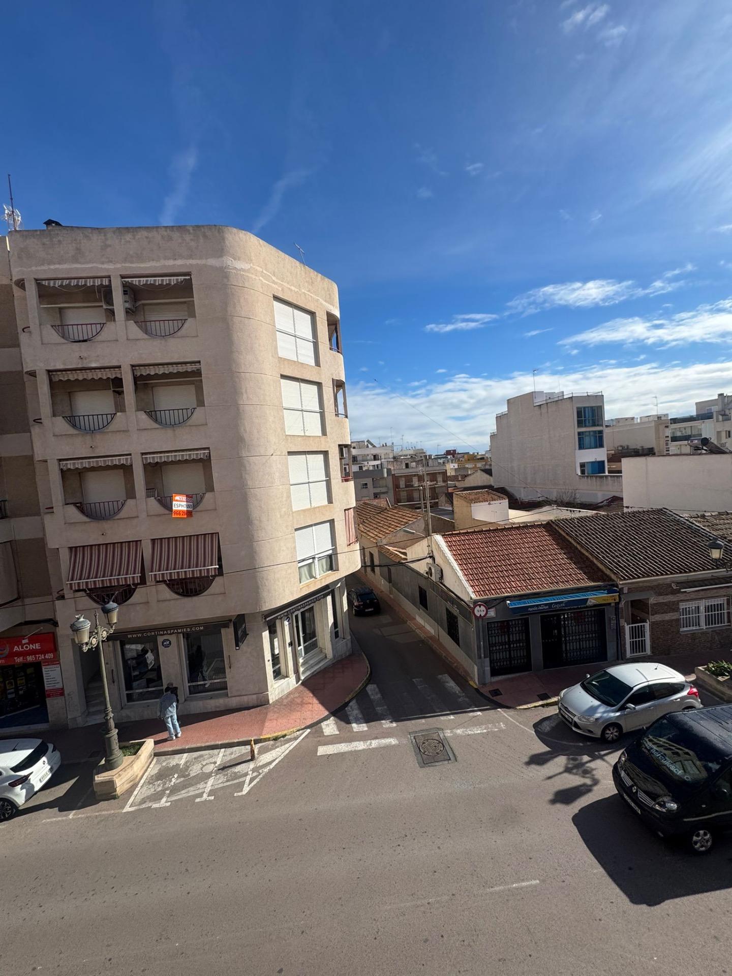 5-Bedroom Apartment in Guardamar del Segura - Image 4