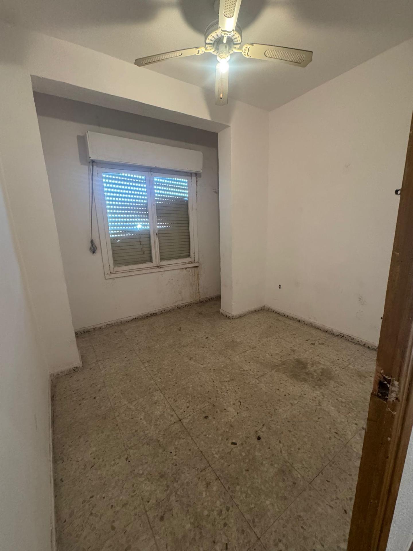 5-Bedroom Apartment in Guardamar del Segura - Image 9