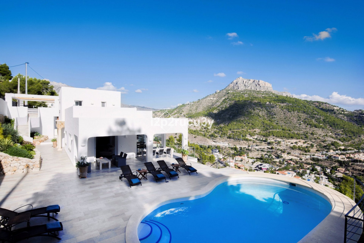 4-Bedroom Detached House in  Calpe | Sunny Casas - Costa ... - Image 1