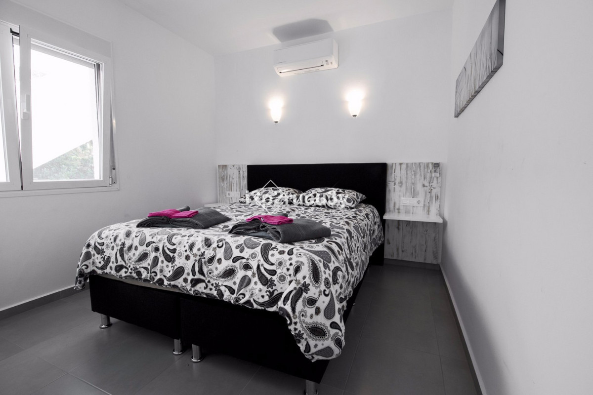 4-Bedroom Detached House in  Calpe | Sunny Casas - Costa ... - Image 10