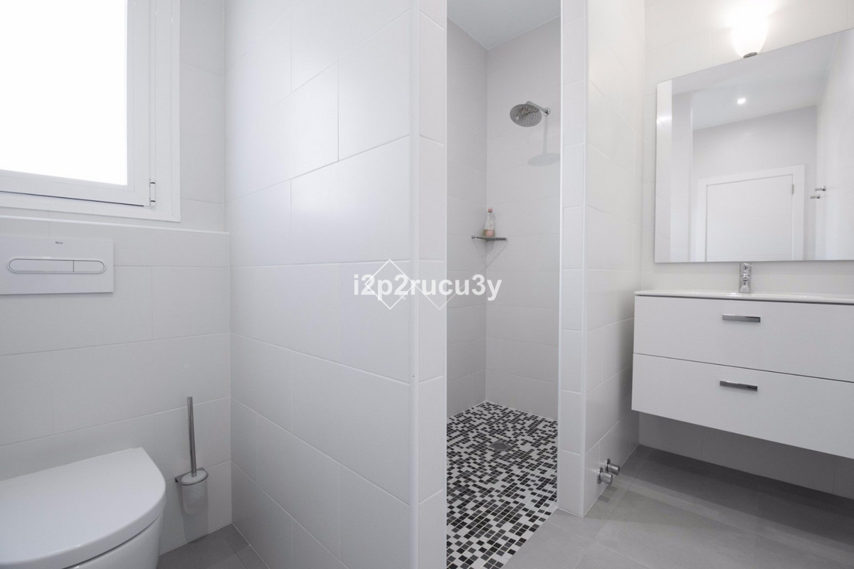 4-Bedroom Detached House in  Calpe | Sunny Casas - Costa ... - Image 14