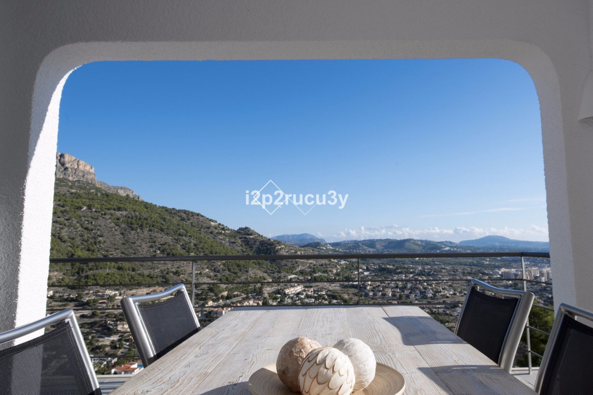 4-Bedroom Detached House in  Calpe | Sunny Casas - Costa ... - Image 24