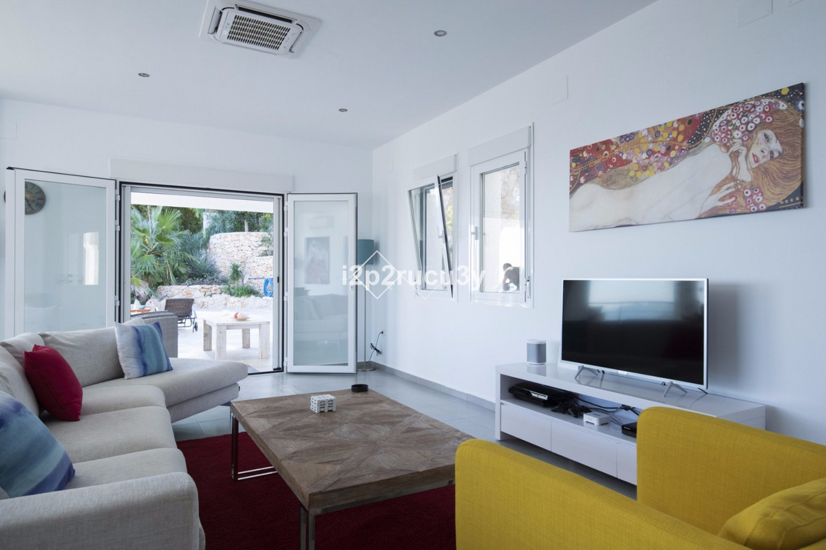 4-Bedroom Detached House in  Calpe | Sunny Casas - Costa ... - Image 3