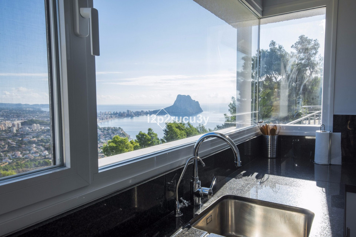 4-Bedroom Detached House in  Calpe | Sunny Casas - Costa ... - Image 5