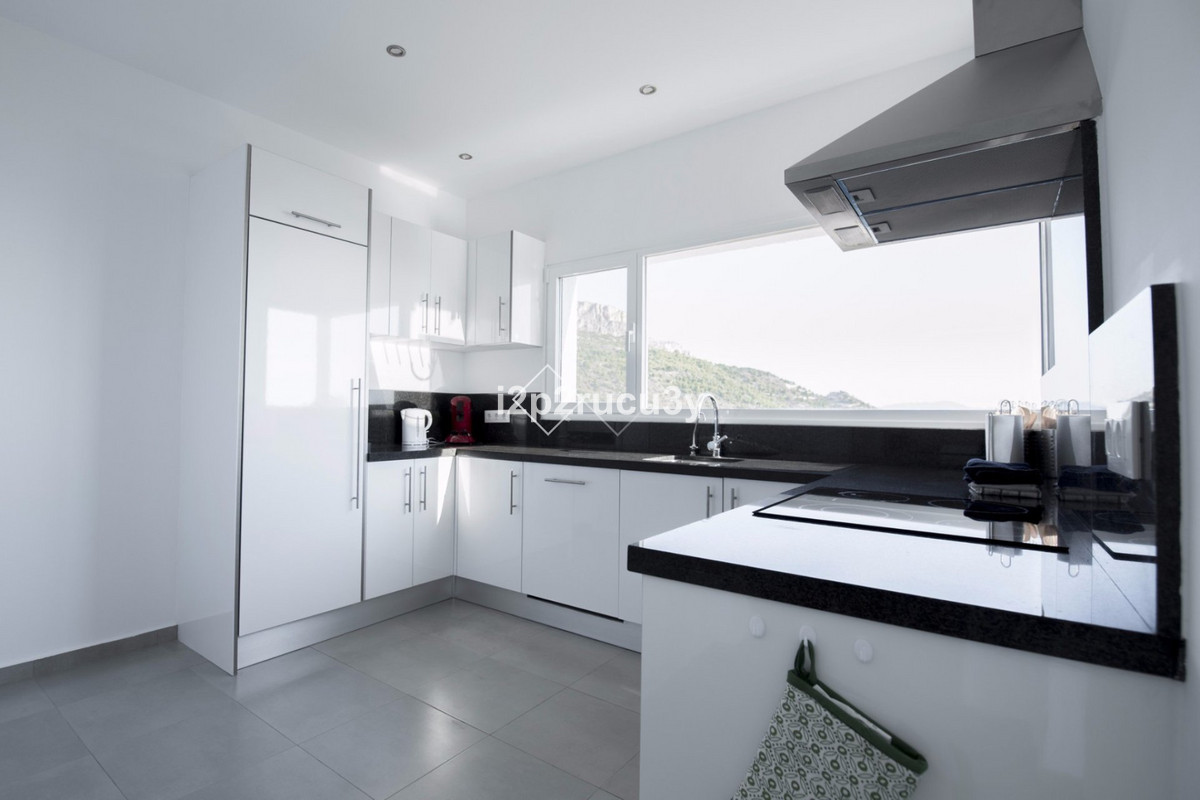 4-Bedroom Detached House in  Calpe | Sunny Casas - Costa ... - Image 7