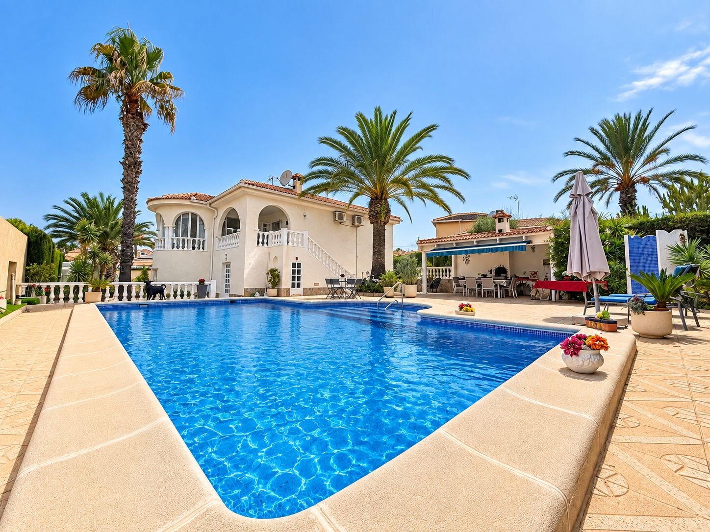 5-Bedroom Villa in Centro de la Ciudad Quesada, Rojales - Image 1