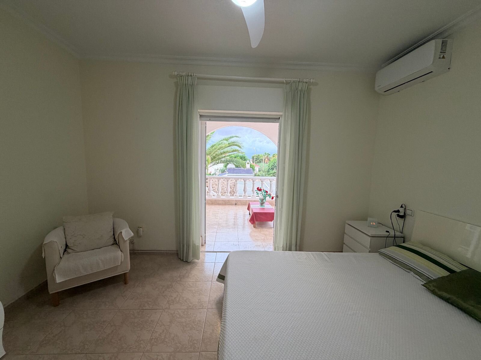5-Bedroom Villa in Centro de la Ciudad Quesada, Rojales - Image 11