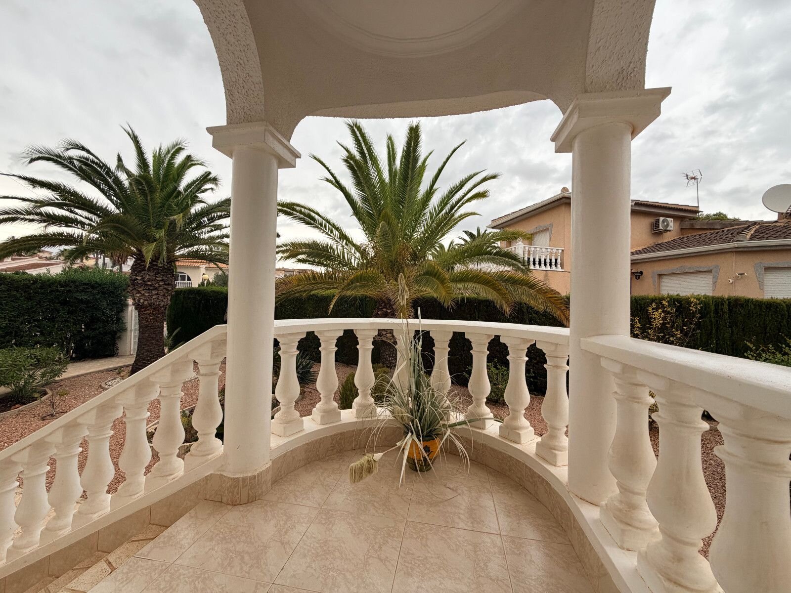5-Bedroom Villa in Centro de la Ciudad Quesada, Rojales - Image 17