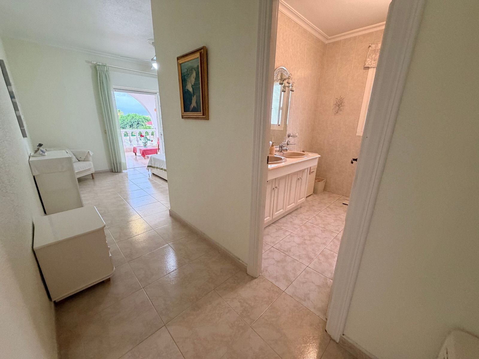 5-Bedroom Villa in Centro de la Ciudad Quesada, Rojales - Image 6