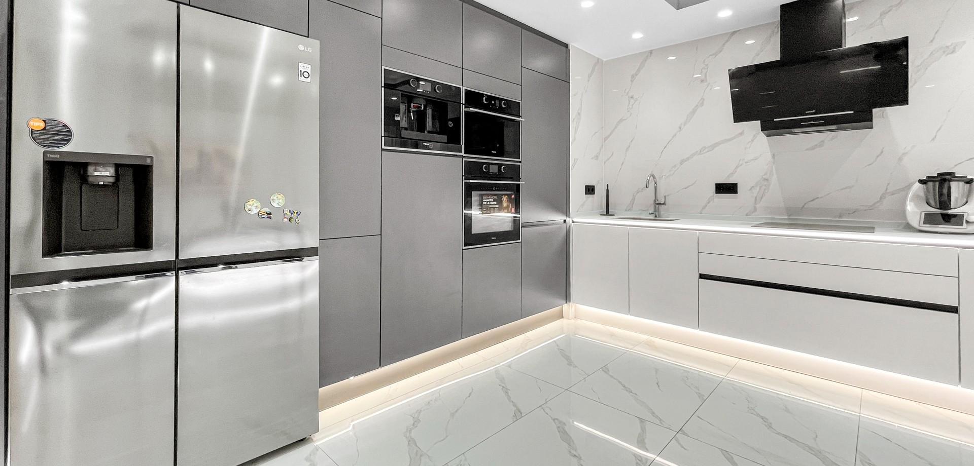 3-Bedroom Apartment in Centro, Torrevieja - Image 4