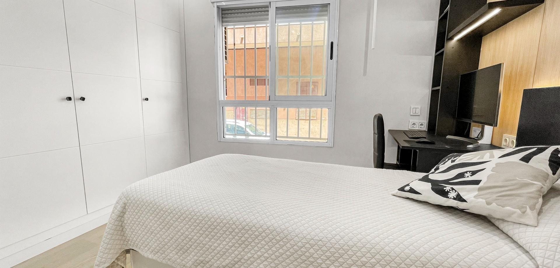 3-Bedroom Apartment in Centro, Torrevieja - Image 9