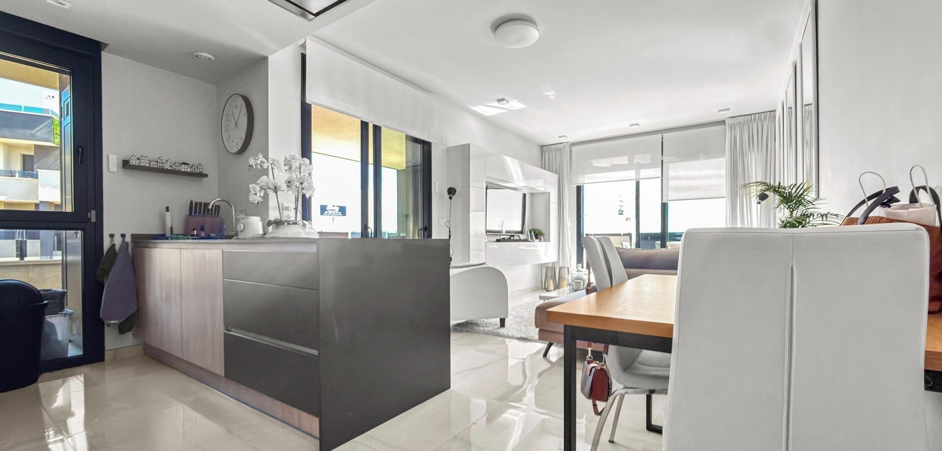 Appartement met 3 Slaapkamers in Punta Prima, Orihuela Costa - Image 8