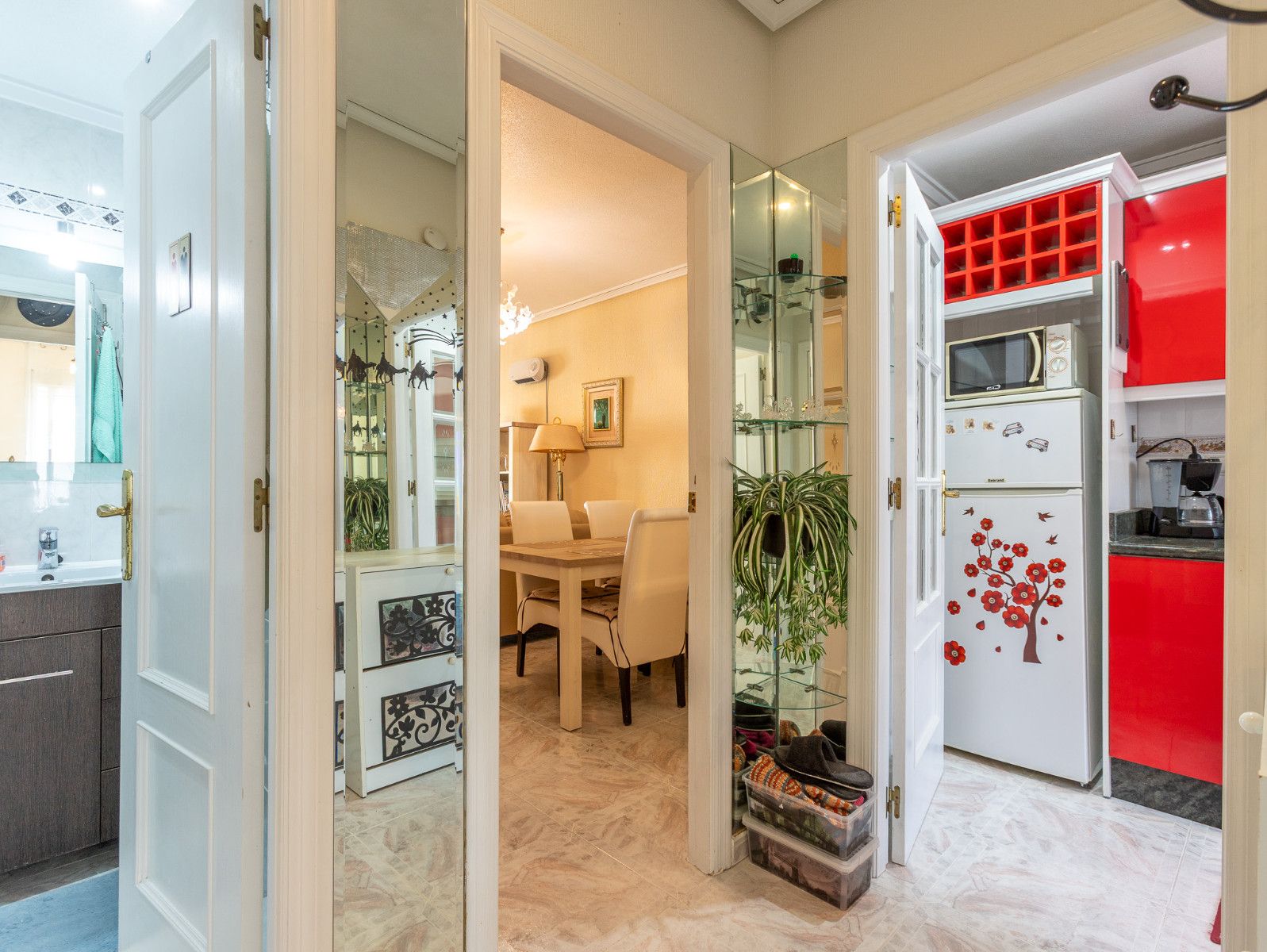 2-Bedroom Apartment in Playa del Cura, Torrevieja - Image 2