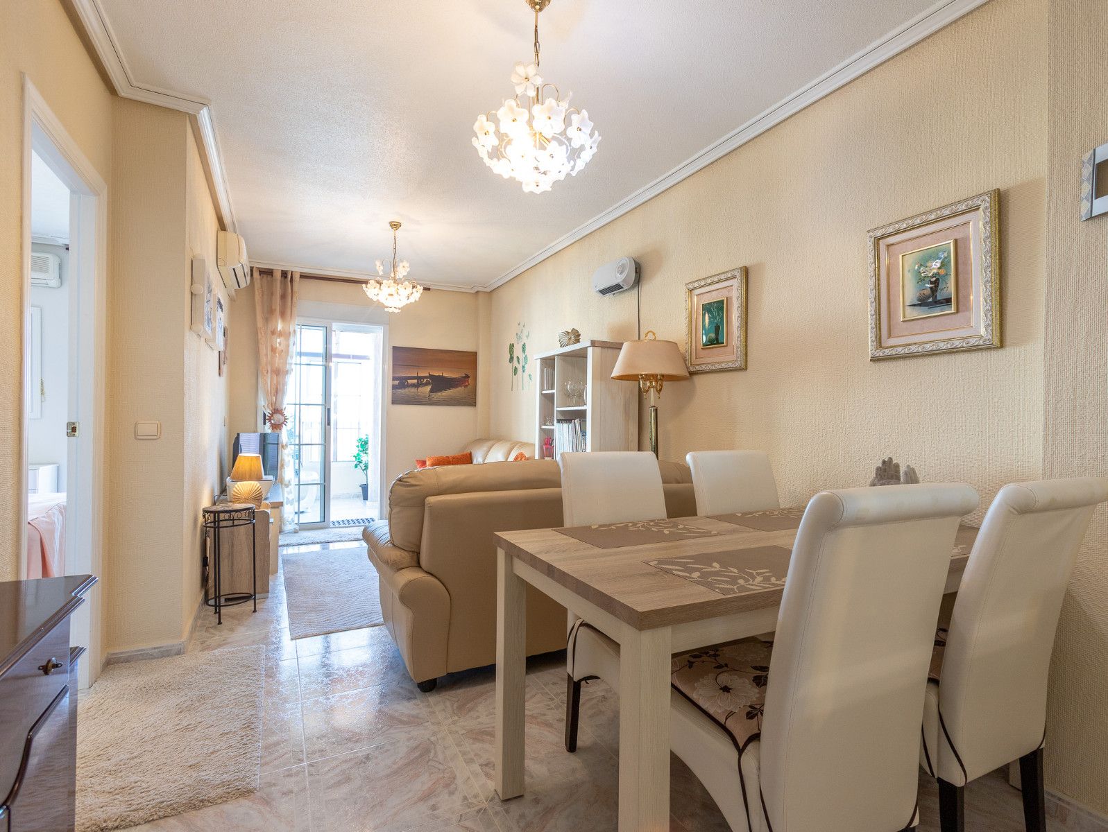 2-Bedroom Apartment in Playa del Cura, Torrevieja - Image 7