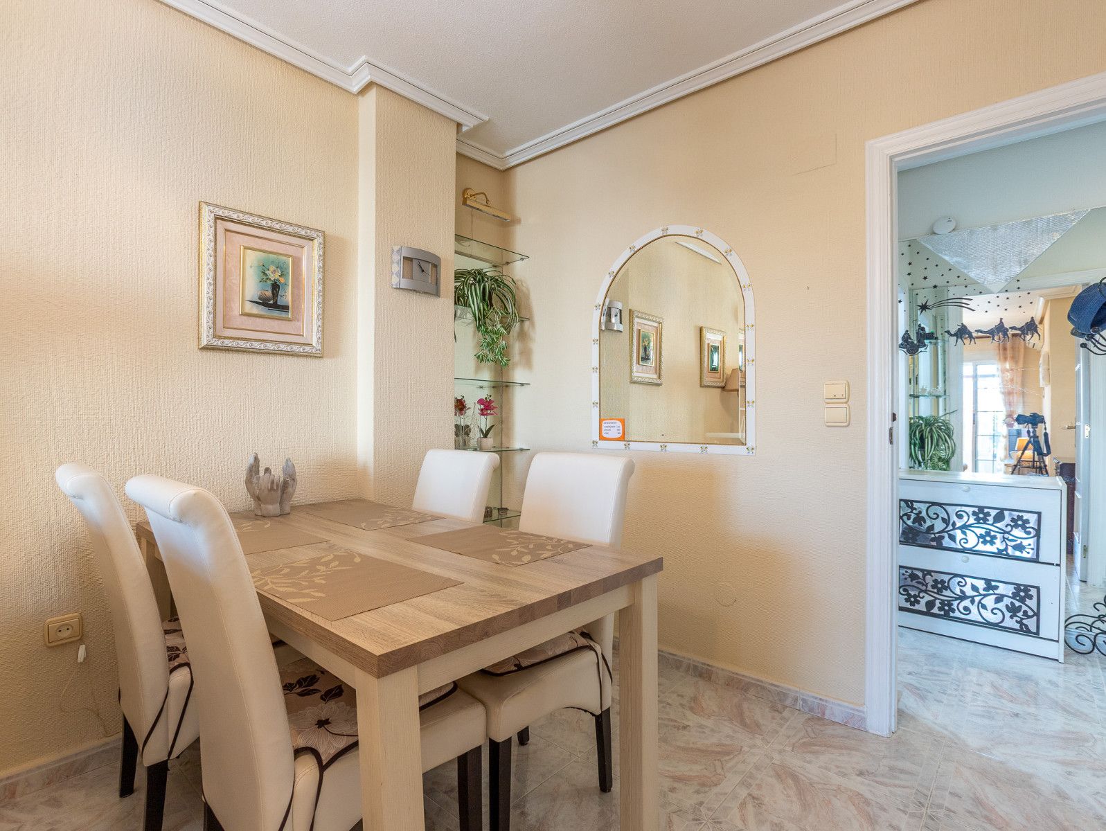 2-Bedroom Apartment in Playa del Cura, Torrevieja - Image 9