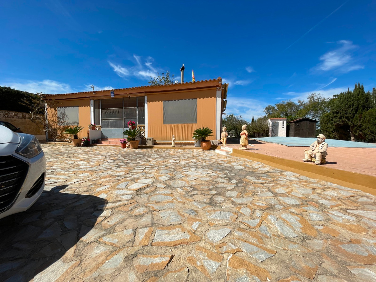 3-Bedroom Detached House in Guardamar del Segura | Sunny... - Image 16