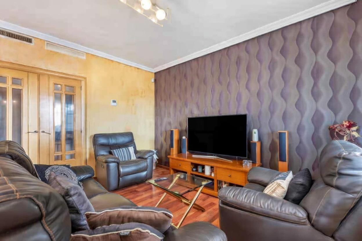 4-Bedroom Villa in Zona los Frutales, Torrevieja - Image 11