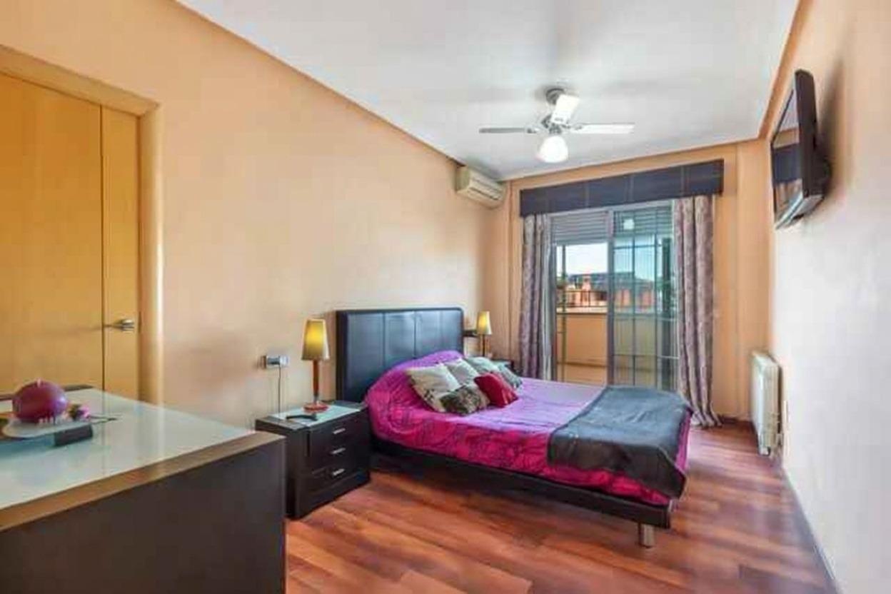 4-Bedroom Villa in Zona los Frutales, Torrevieja - Image 19