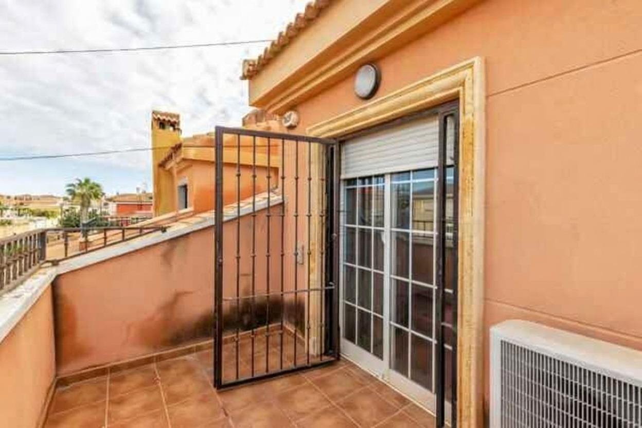 4-Bedroom Villa in Zona los Frutales, Torrevieja - Image 24