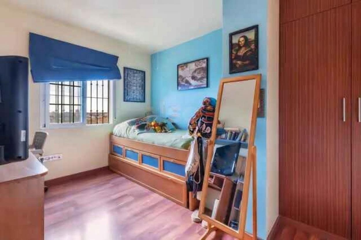 4-Bedroom Villa in Zona los Frutales, Torrevieja - Image 28