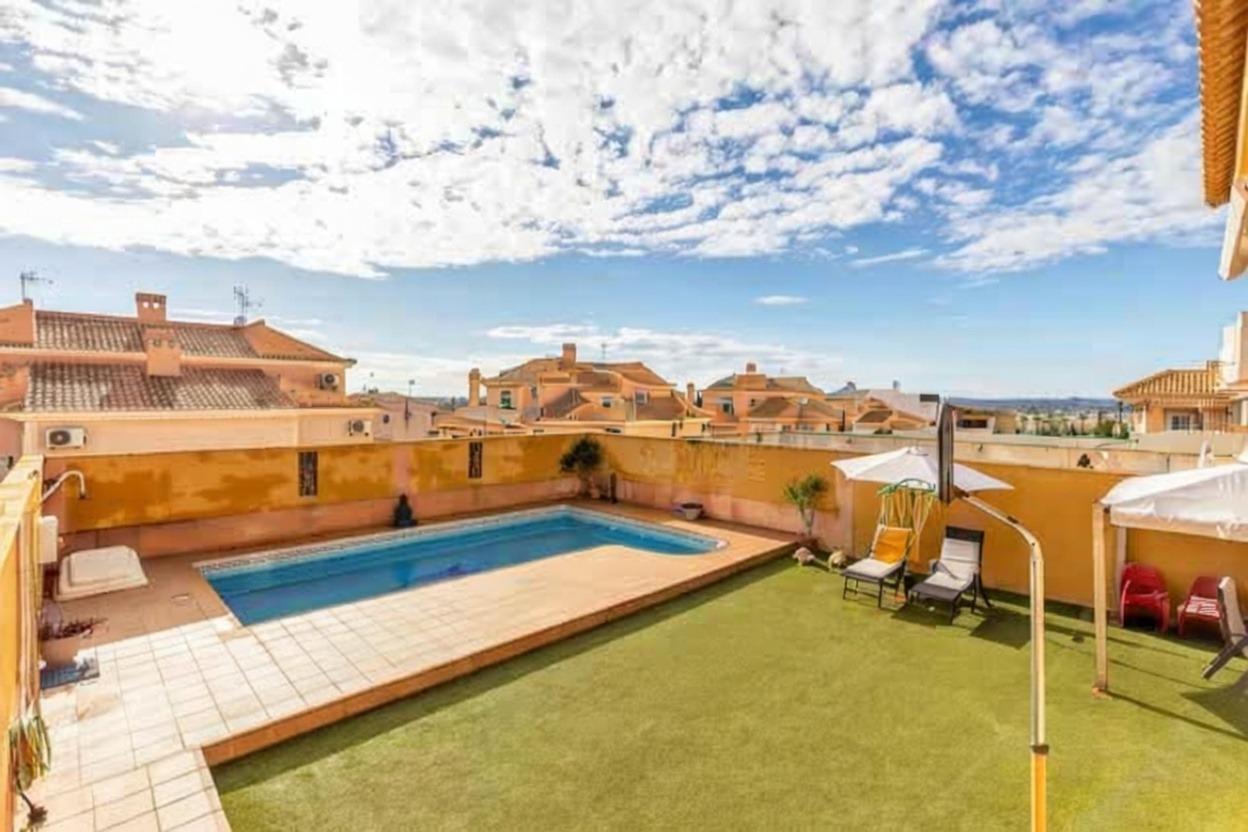 4-Bedroom Villa in Zona los Frutales, Torrevieja - Image 5