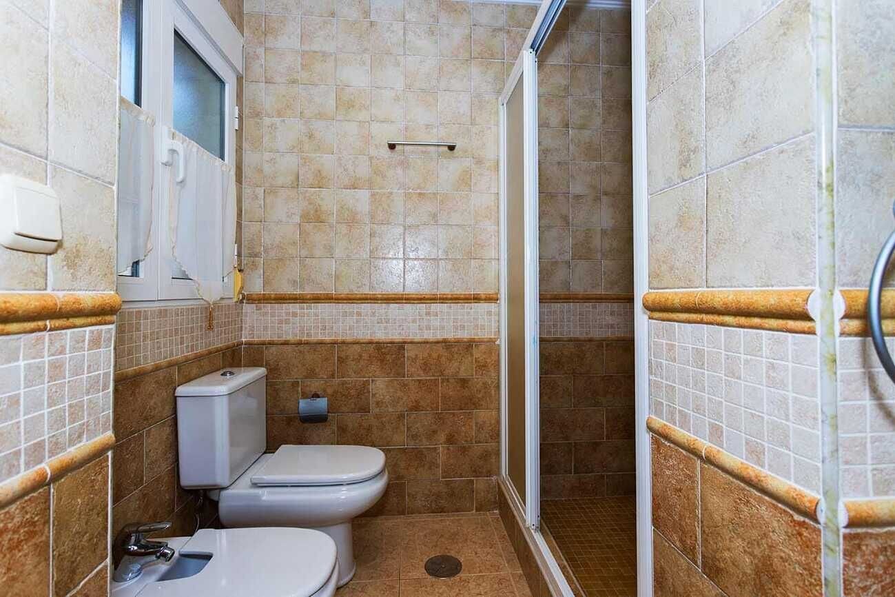5-Bedroom Villa in Lomas de Cabo Roig, Orihuela Costa - Image 24