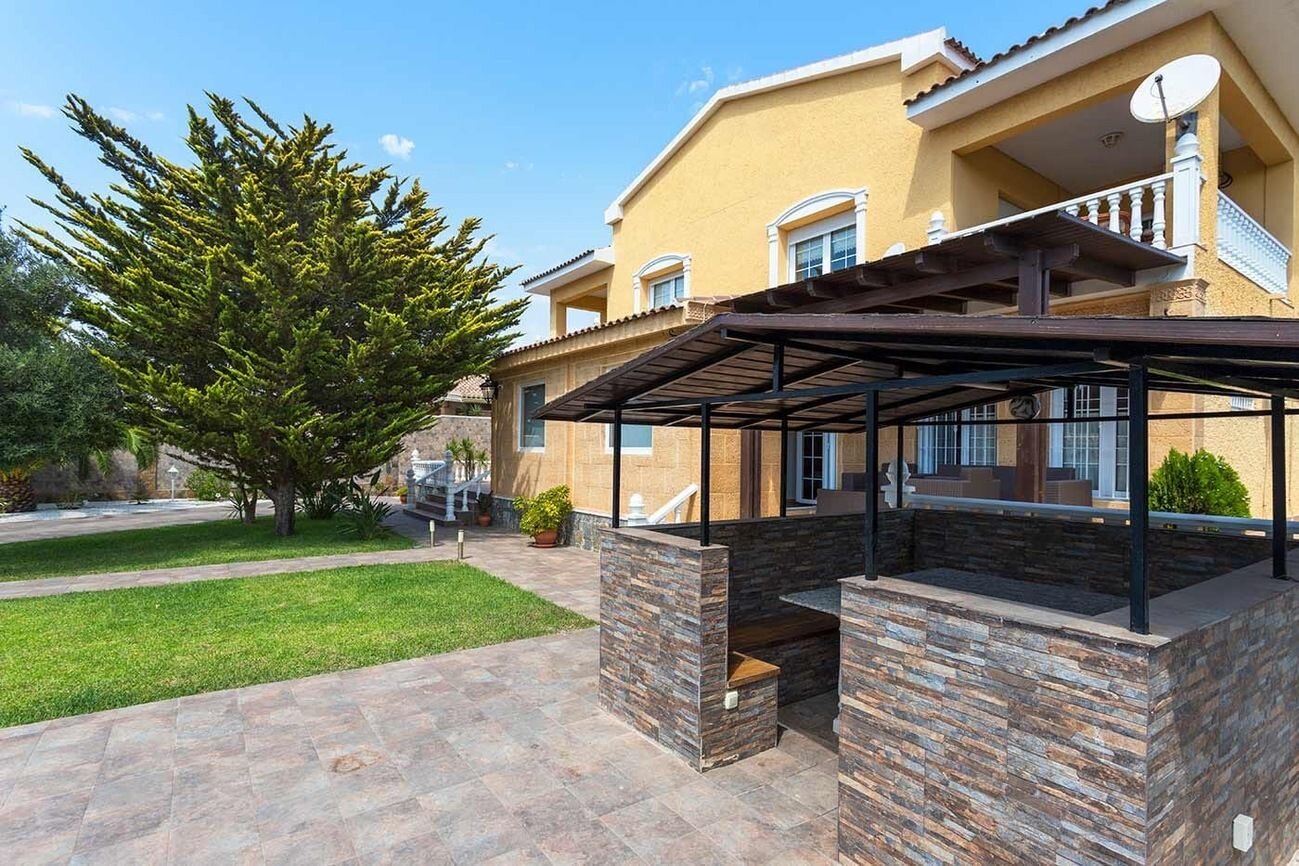 5-Bedroom Villa in Lomas de Cabo Roig, Orihuela Costa - Image 4