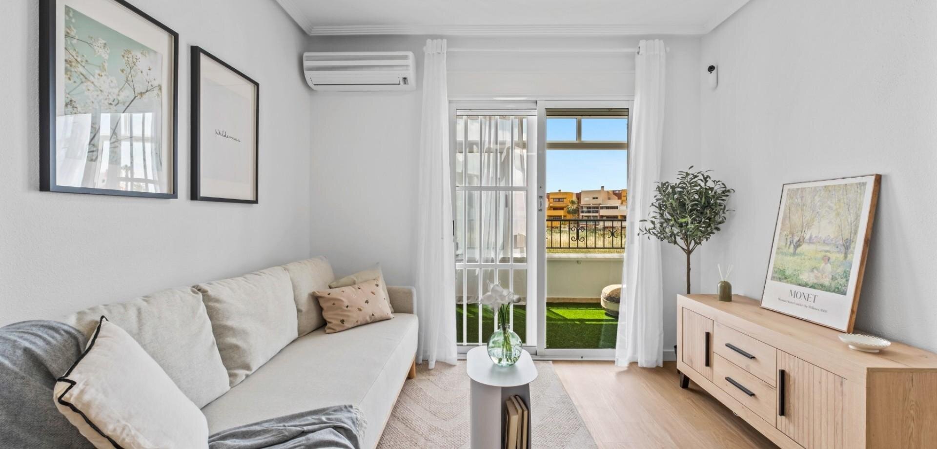 Appartement met 2 Slaapkamers in Punta Prima, Orihuela Costa - Image 16