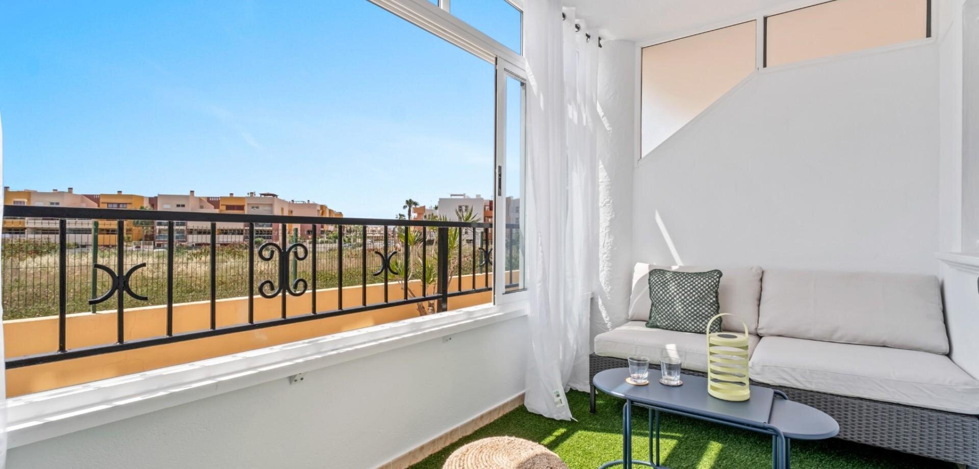 Appartement met 2 Slaapkamers in Punta Prima, Orihuela Costa - Image 3